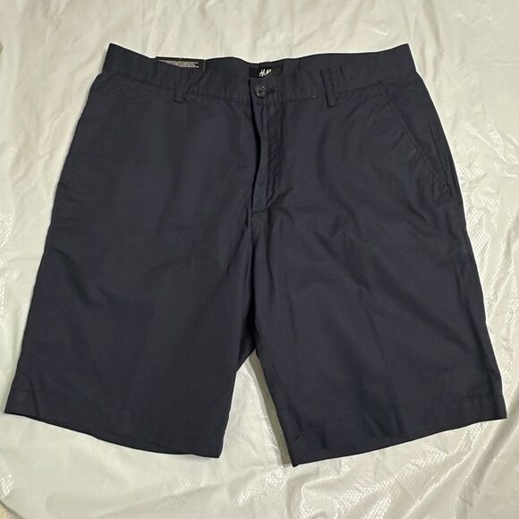 H&M Men's Slim Fit, Flat front Navy Blue Shorts size 32 Reg. NWT - Picture 1 of 9